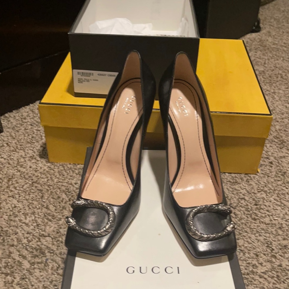 Authentic Gucci Dionysus high heeled black leather pumps